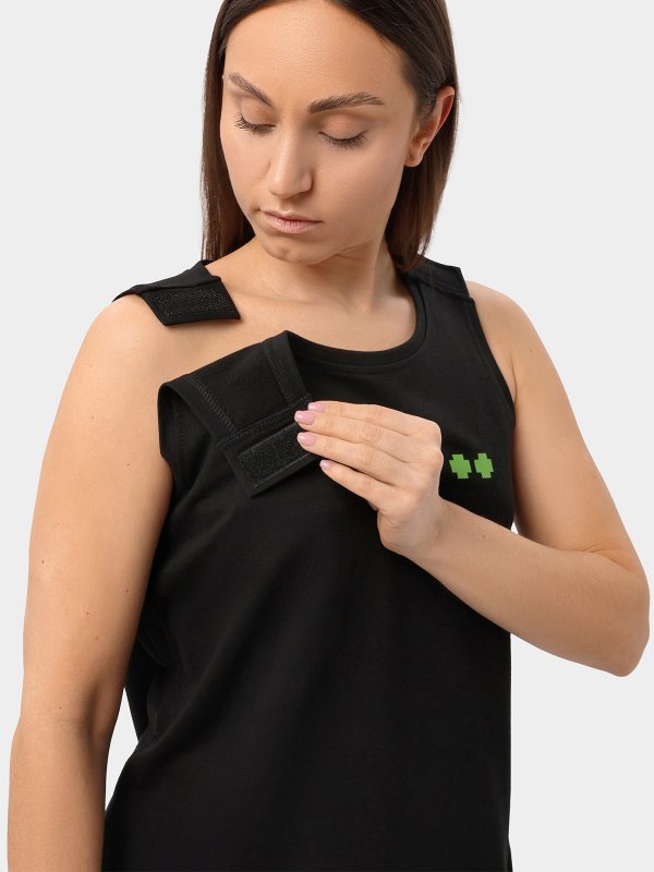 Фото: Адаптивная женская майка на&nbsp;липучках